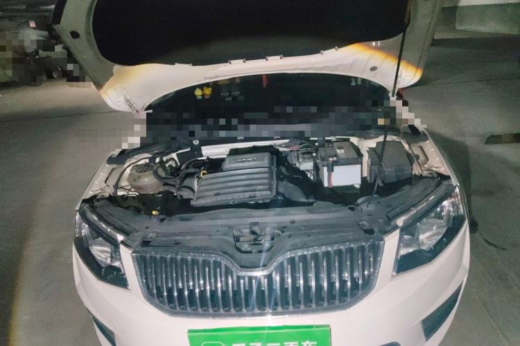Used Skoda Octavia 2017 1.6L Automatic Smart Drive Edition Engine Bay
