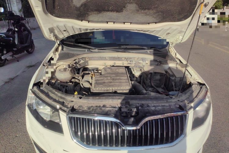 Used Skoda Octavia 2017 1.6L Automatic Smart Drive Edition Engine Bay