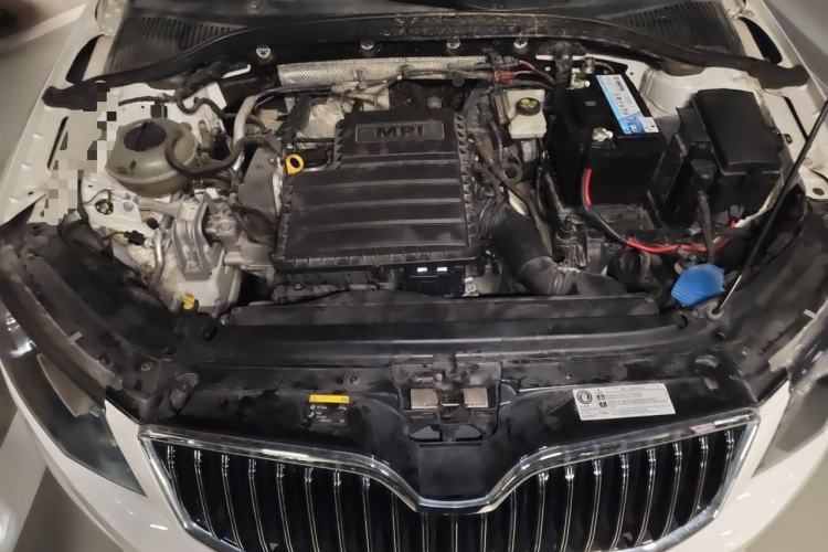 Used Skoda Octavia 2017 1.6L Automatic Chuanxing Edition Engine Bay