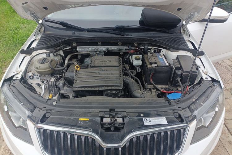 Used Skoda Octavia 2017 1.6L Manual Smart Drive Edition Engine Bay