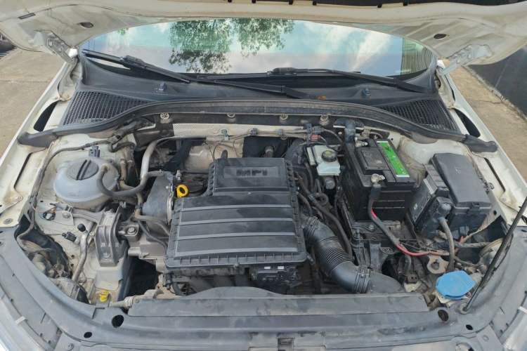 Used Skoda Octavia 2017 1.6L Automatic Smart Drive Edition Engine Bay