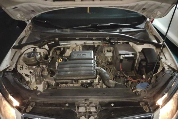 Used Skoda Octavia 2017 1.6L Manual Smart Drive Edition Engine Bay