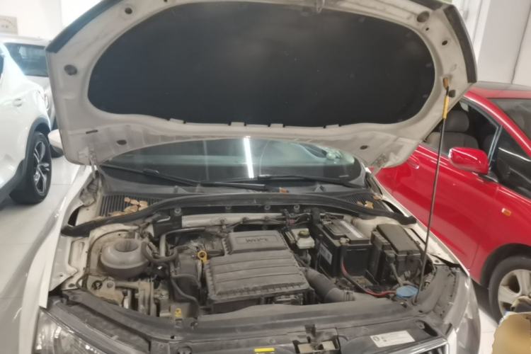 Used Skoda Octavia 2017 1.6L Automatic Smart Drive Edition Engine Bay
