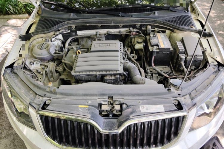 Used Skoda Octavia 2017 Classic Model 1.6L Automatic Standard Edition Engine Bay