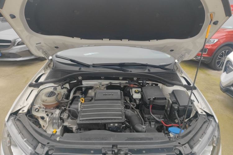 Used Skoda Octavia 2017 1.6L Automatic Smart Drive Edition Engine Bay