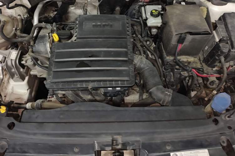 Used Skoda Octavia 2017 1.6L Automatic Chuanxing Edition Engine Bay