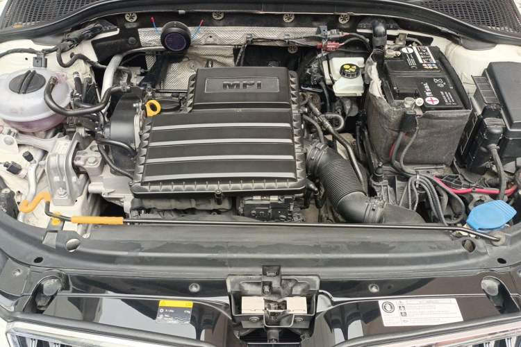 Used Skoda Octavia 2017 1.6L Automatic Smart Drive Edition Engine Bay