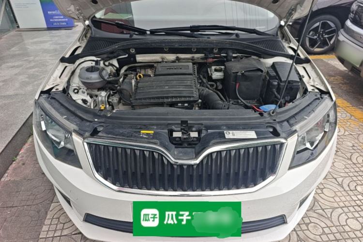 Used Skoda Octavia 2017 Classic Model 1.6L Manual Standard Edition Engine Bay