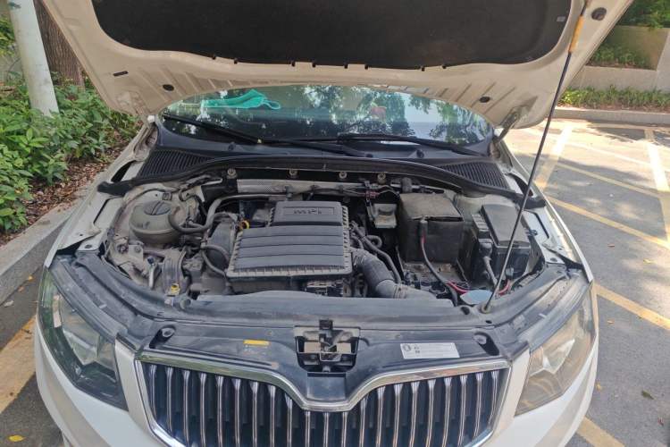 Used Skoda Octavia 2017 1.6L Manual Trend Edition Engine Bay