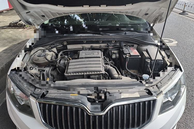 Used Skoda Octavia 2017 1.6L Automatic Smart Drive Edition Engine Bay