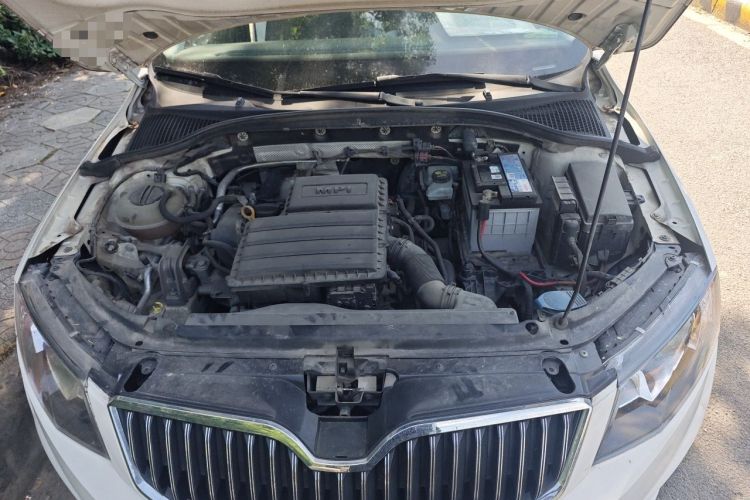 Used Skoda Octavia 2017 1.6L Automatic Smart Drive Edition Engine Bay