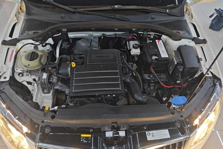 Used Skoda Octavia 2017 1.6L Automatic Smart Drive Edition Engine Bay