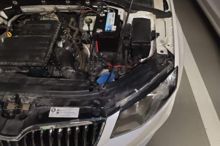 Used Skoda Octavia 2017 1.6L Automatic Chuanxing Edition Engine Bay Left