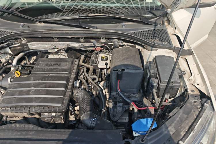 Used Skoda Octavia 2017 1.6L Automatic Smart Drive Edition Engine Bay Left