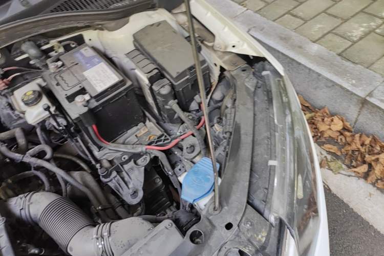 Used Skoda Octavia 2017 1.6L Automatic Smart Drive Edition Engine Bay Left