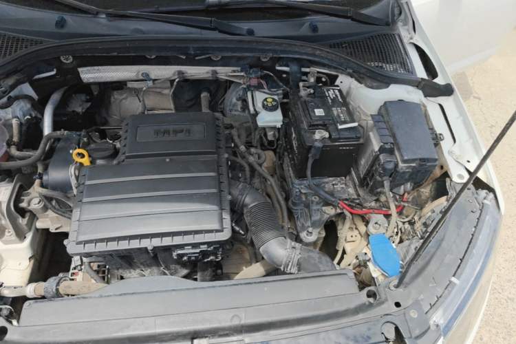 Used Skoda Octavia 2017 1.6L Automatic Smart Drive Edition Engine Bay Left