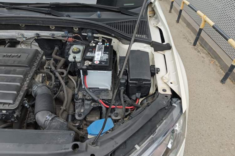 Used Skoda Octavia 2017 1.6L Automatic Chuanxing Edition Engine Bay Left
