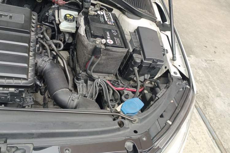 Used Skoda Octavia 2017 1.6L Automatic Smart Drive Edition Engine Bay Left