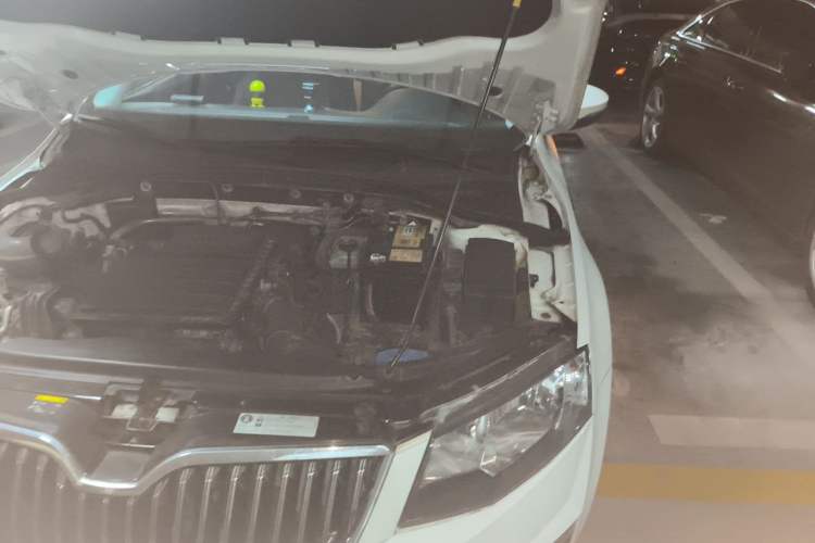 Used Skoda Octavia 2017 1.6L Automatic Chuanxing Edition Engine Bay Left