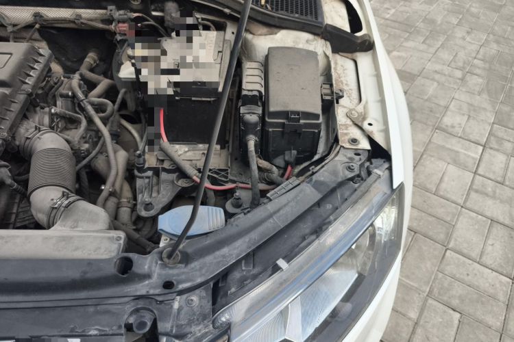 Used Skoda Octavia 2017 1.6L Automatic Front-Wheel Drive Model Engine Bay Left