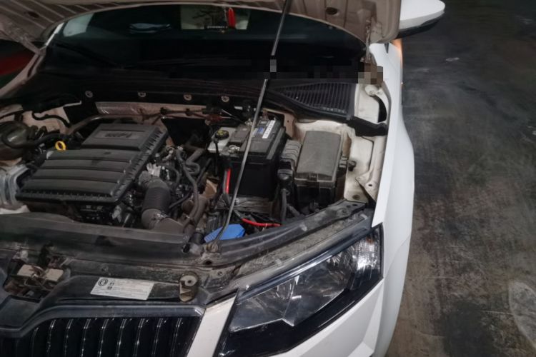 Used Skoda Octavia 2017 1.6L Automatic Smart Drive Edition Engine Bay Left