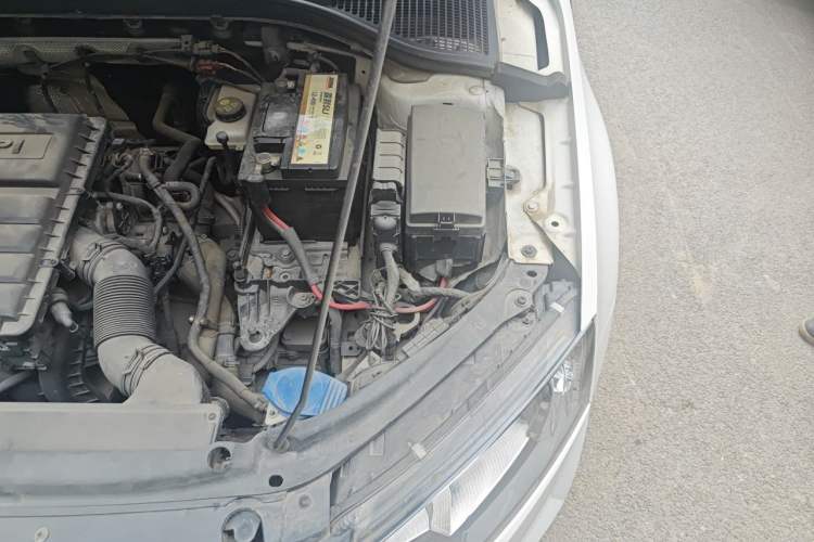 Used Skoda Octavia 2017 1.6L Automatic Chuanxing Edition Engine Bay Left