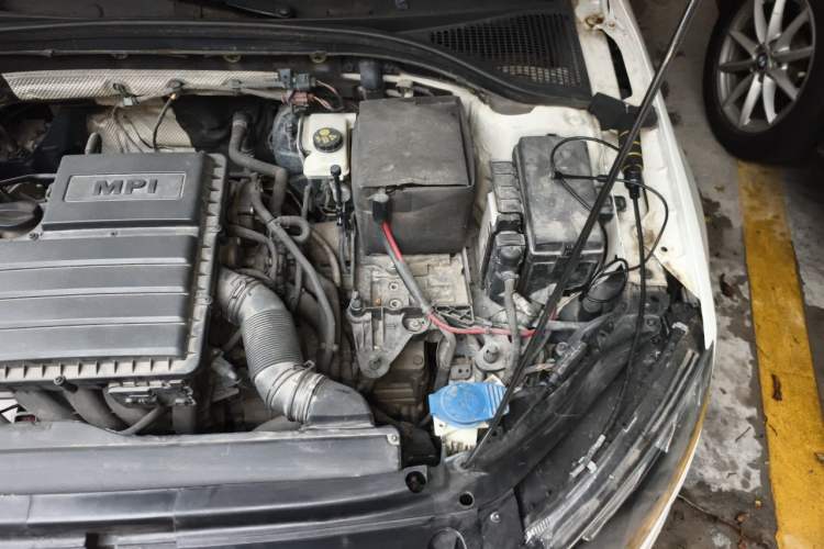 Used Skoda Octavia 2017 1.6L Automatic Front-Wheel Drive Model Engine Bay Left
