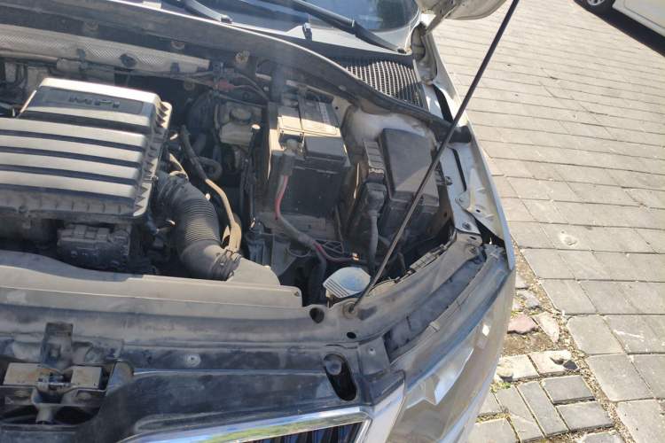 Used Skoda Octavia 2017 Classic Model 1.6L Automatic Standard Edition Engine Bay Left