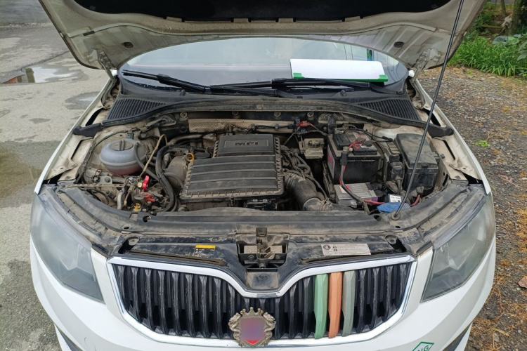 Used Skoda Octavia 2017 Classic Model 1.6L Manual Standard Edition Engine Bay