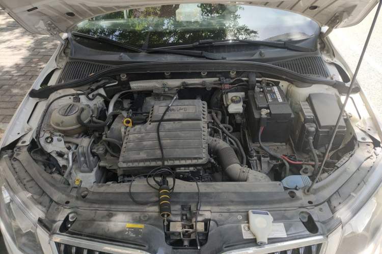 Used Skoda Octavia 2017 1.6L Automatic Chuanxing Edition Engine Bay