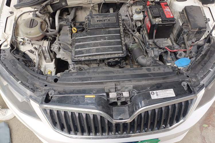 Used Skoda Octavia 2017 1.6L Automatic Chuanxing Edition Engine Bay