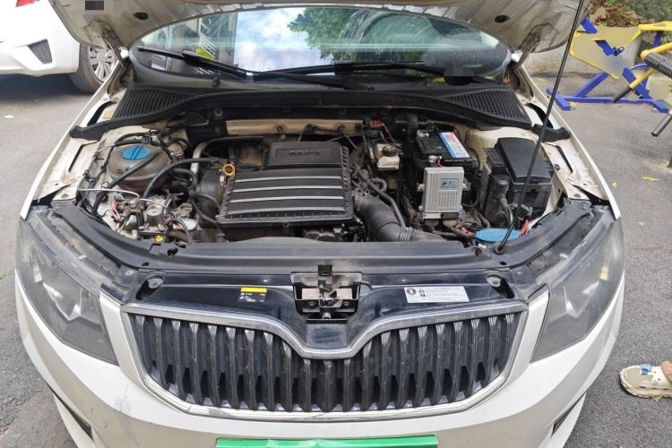 Used Skoda Octavia 2017 Classic Model 1.6L Automatic Standard Edition Engine Bay