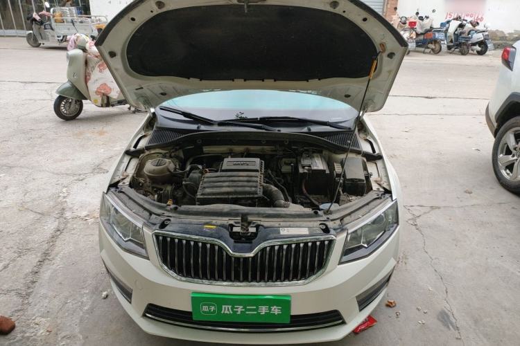 Used Skoda Octavia 2017 1.6L Automatic Smart Drive Edition Engine Bay