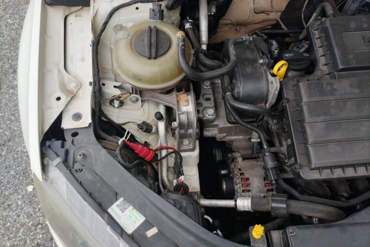 Used Skoda Octavia 2017 1.6L Manual Smart Drive Edition Engine Bay Right