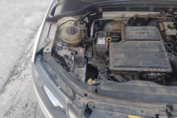 Used Skoda Octavia 2017 1.6L Automatic Smart Drive Edition Engine Bay Right