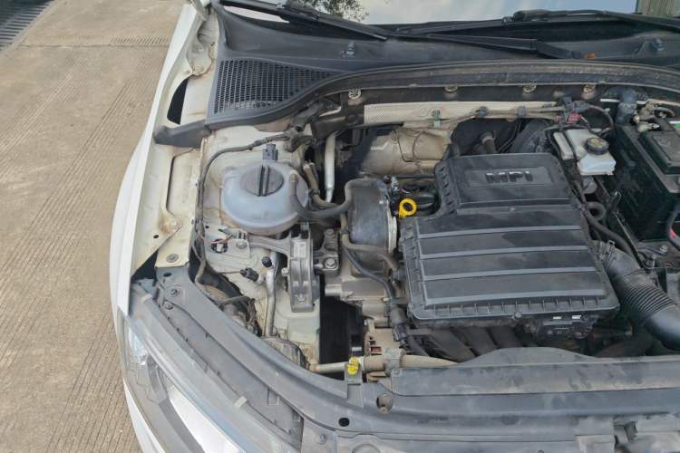 Used Skoda Octavia 2017 1.6L Automatic Smart Drive Edition Engine Bay Right