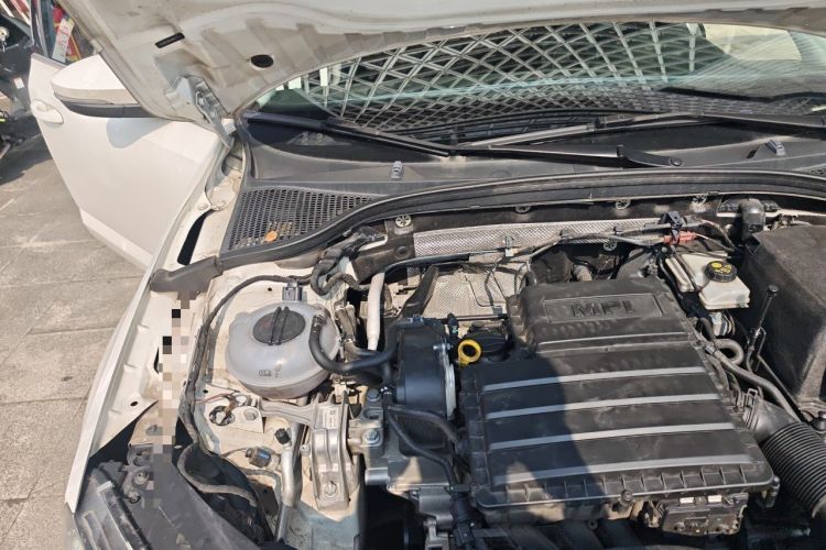 Used Skoda Octavia 2017 1.6L Automatic Smart Drive Edition Engine Bay Right