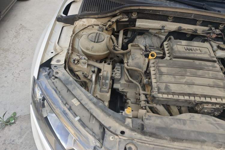 Used Skoda Octavia 2017 1.6L Automatic Smart Drive Edition Engine Bay Right