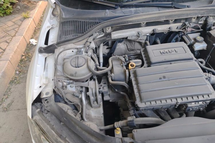 Used Skoda Octavia 2017 1.6L Automatic Smart Drive Edition Engine Bay Right