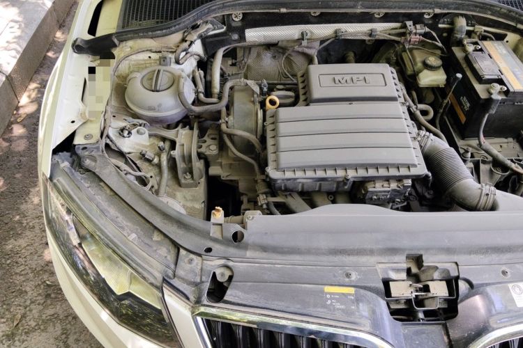 Used Skoda Octavia 2017 Classic Model 1.6L Automatic Standard Edition Engine Bay Right