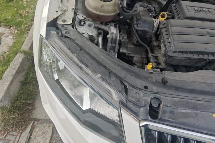 Used Skoda Octavia 2017 1.6L Automatic Smart Drive Edition Engine Bay Right