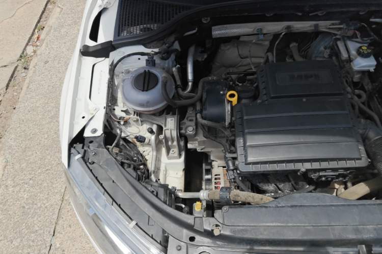 Used Skoda Octavia 2017 1.6L Automatic Smart Drive Edition Engine Bay Right