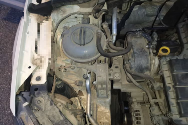 Used Skoda Octavia 2017 1.6L Manual Smart Drive Edition Engine Bay Right