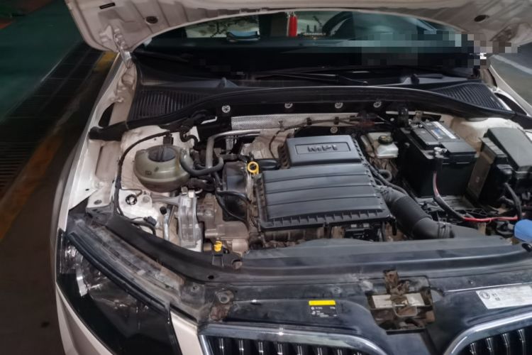 Used Skoda Octavia 2017 1.6L Automatic Smart Drive Edition Engine Bay Right