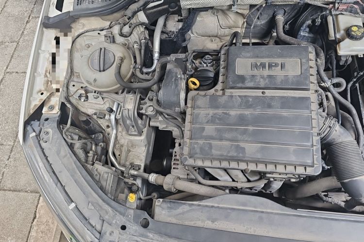 Used Skoda Octavia 2017 1.6L Automatic Smart Drive Edition Engine Bay Right