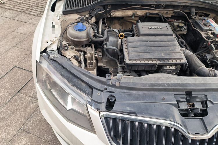 Used Skoda Octavia 2017 Classic Model 1.6L Automatic Standard Edition Engine Bay Right