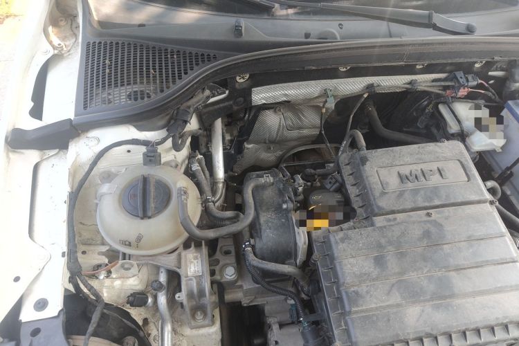Used Skoda Octavia 2017 1.6L Automatic Chuanxing Edition Engine Bay Right