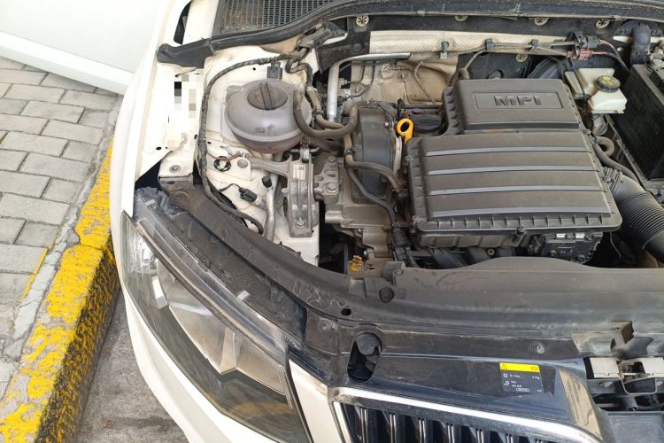 Used Skoda Octavia 2017 Classic Model 1.6L Manual Comfort Edition Engine Bay Right