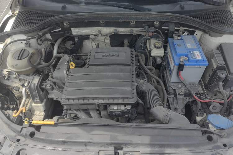 Used Skoda Octavia 2017 1.6L Automatic Chuanxing Edition Engine Bay