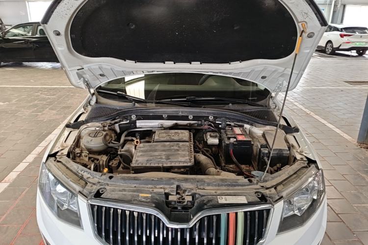 Used Skoda Octavia 2017 1.6L Manual Trend Edition Engine Bay